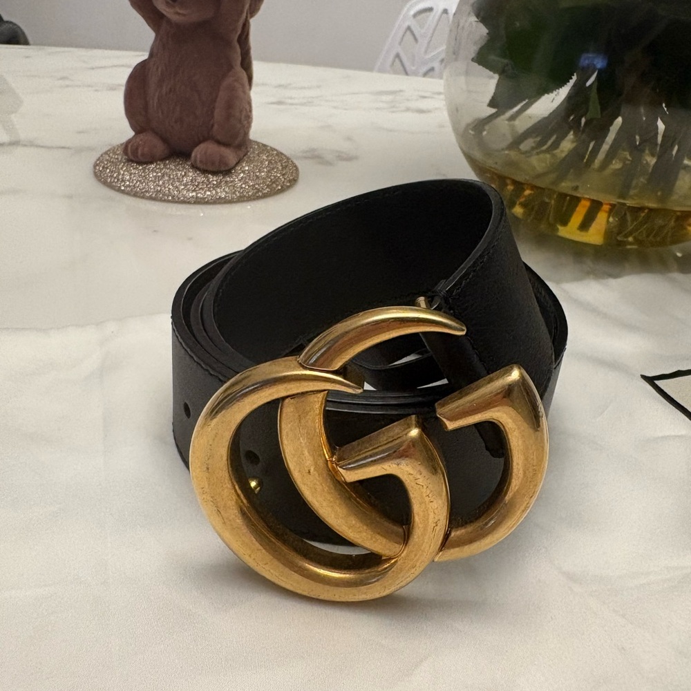 Gucci Black Leather Belt with Gold Accent